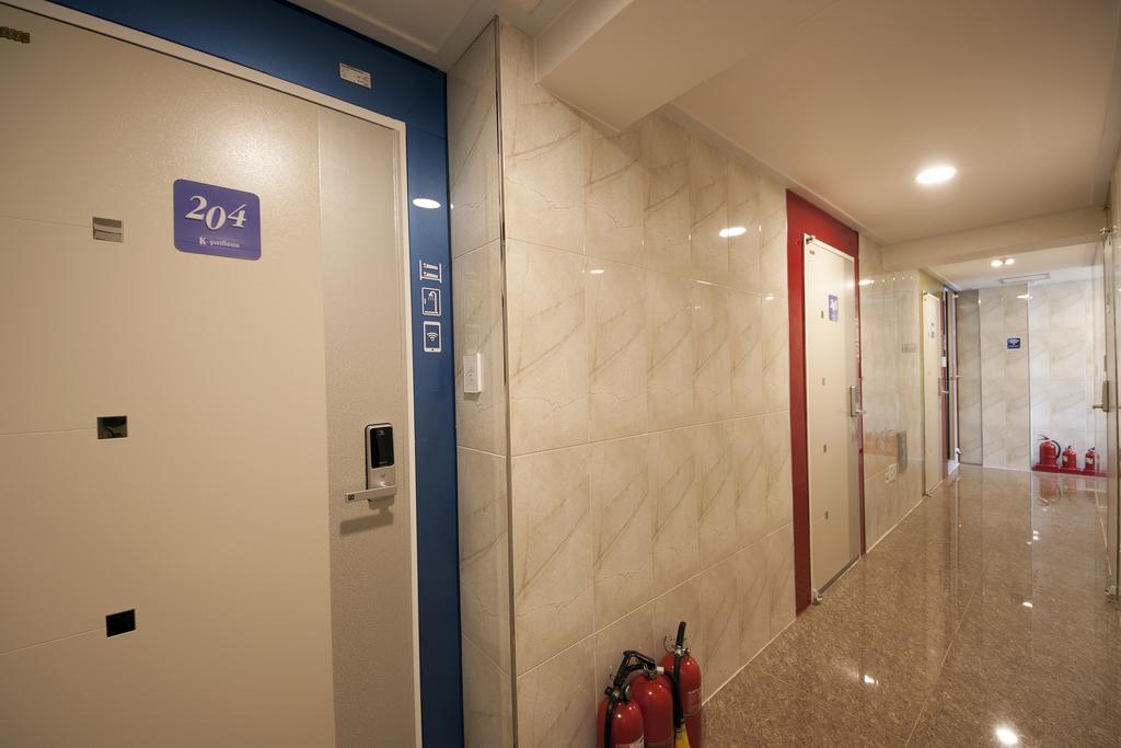 K-Guesthouse Sinchon 2 Seoul Bagian luar foto