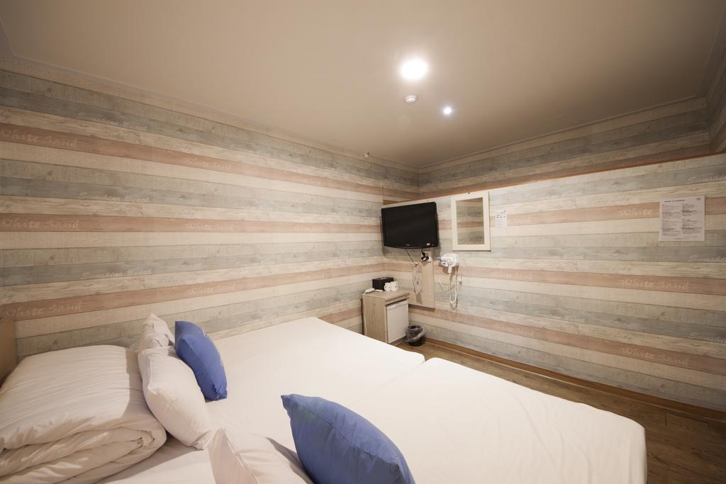 K-Guesthouse Sinchon 2 Seoul Bagian luar foto