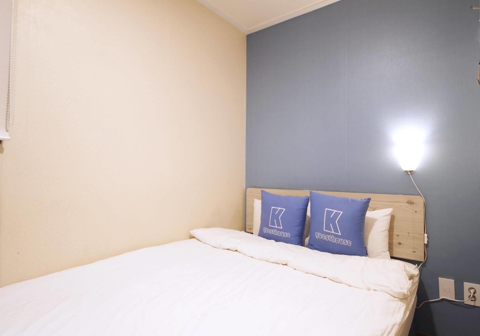 K-Guesthouse Sinchon 2 Seoul Bagian luar foto