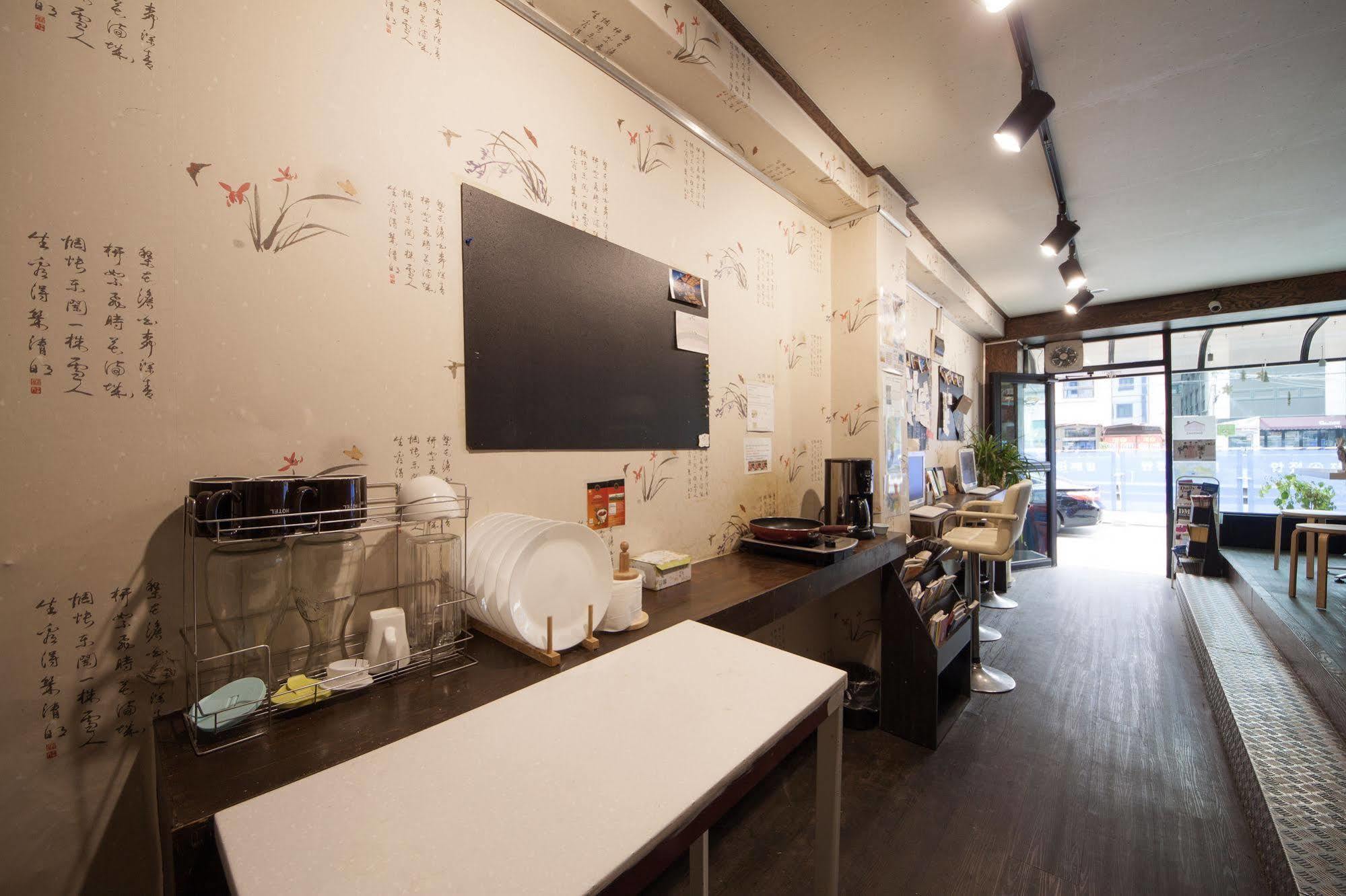 K-Guesthouse Sinchon 2 Seoul Bagian luar foto