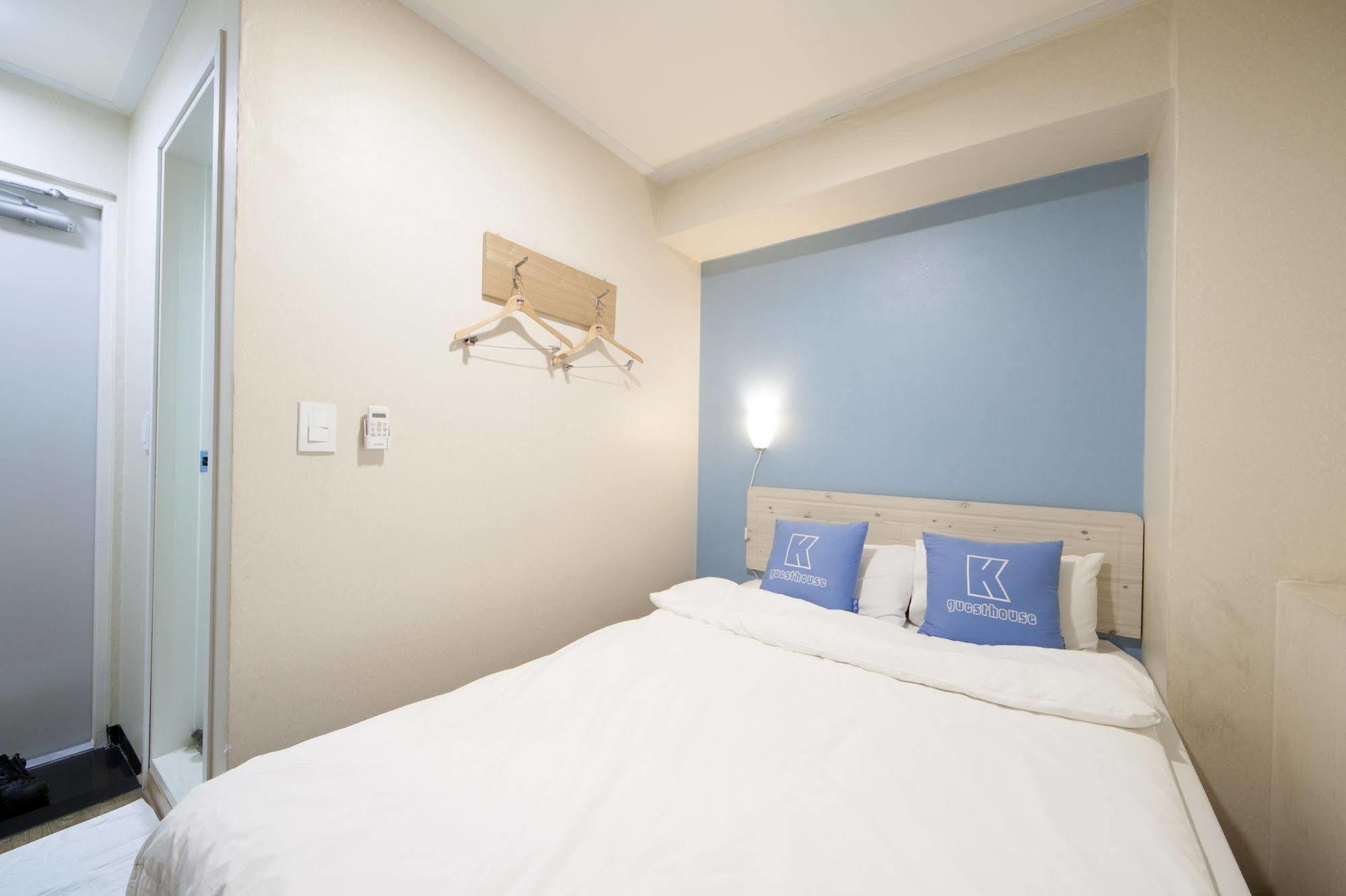 K-Guesthouse Sinchon 2 Seoul Bagian luar foto