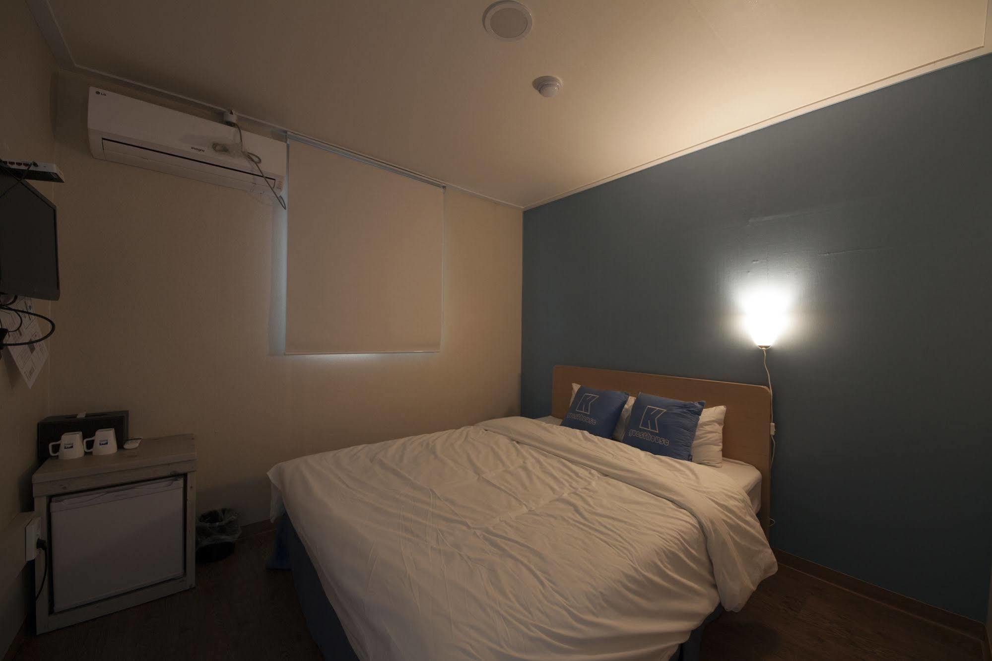 K-Guesthouse Sinchon 2 Seoul Bagian luar foto