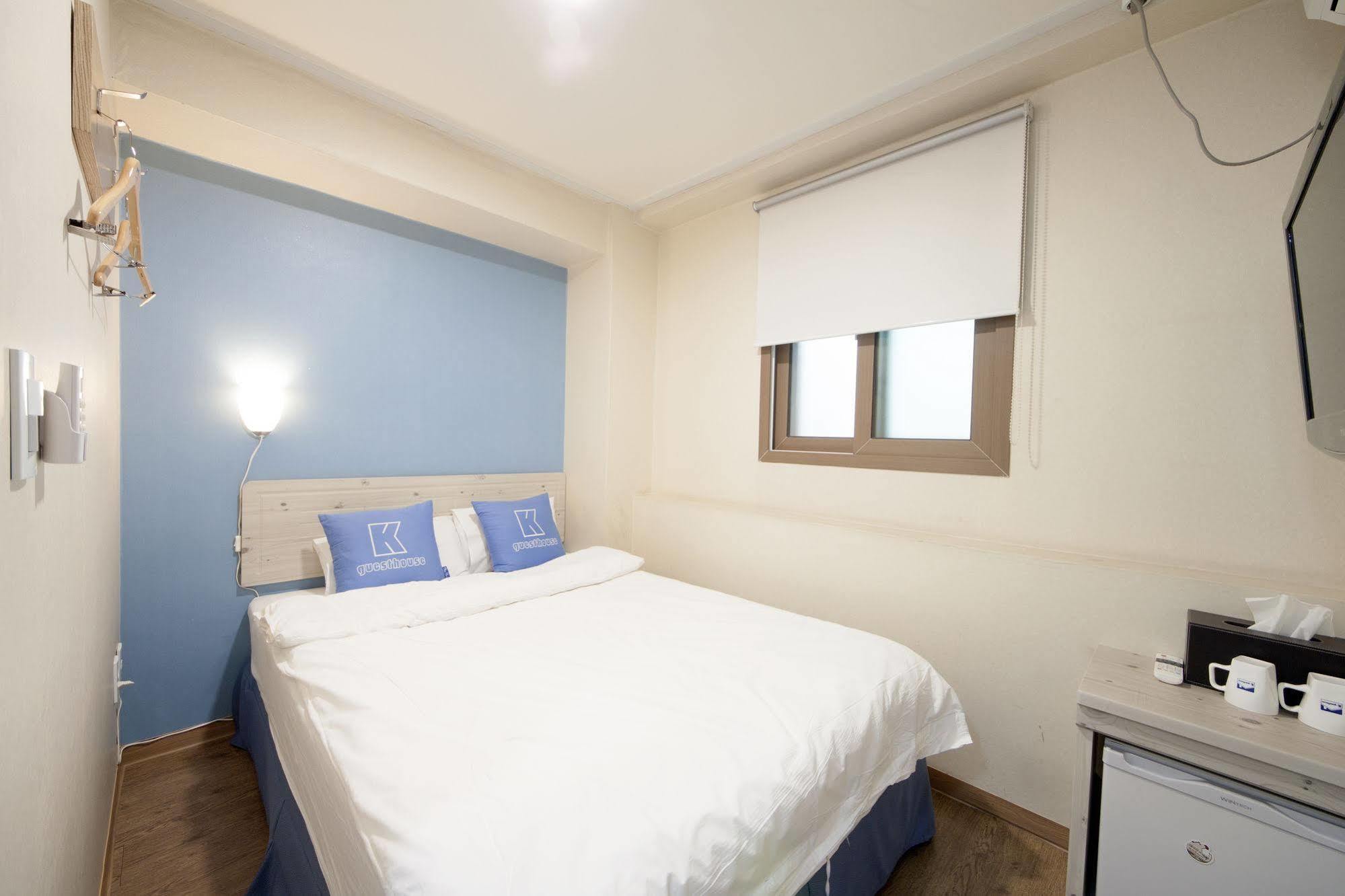K-Guesthouse Sinchon 2 Seoul Bagian luar foto